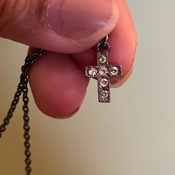 Sweet 1928 white stone cross necklace - Picture 4 of 9